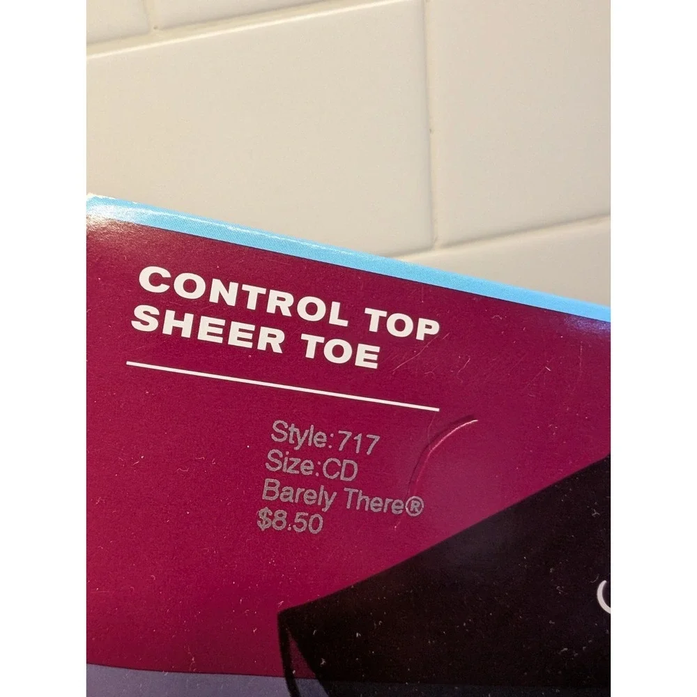 Hanes Silk Reflections Pantyhose Size CD Barely There Nylons